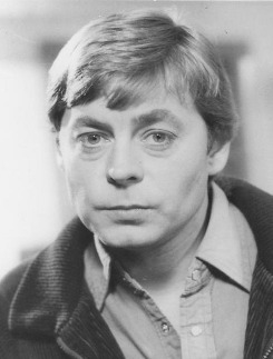 Hywel Bennett