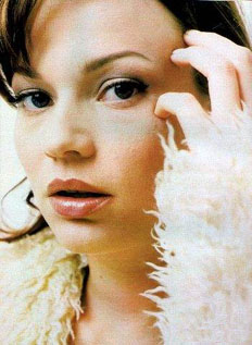 Samantha Mathis